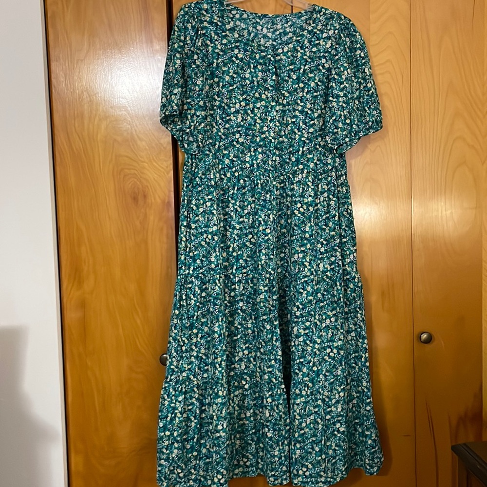 Peasant style dress - floral midi - size women large